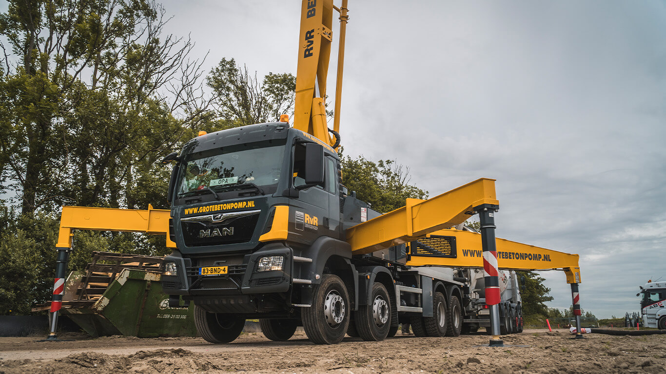 RvR Betonpompverhuur Materieel Grote Betonpomp