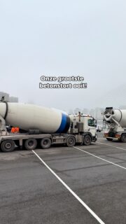 Een nieuw record: onze grootste betonstort ooit! 🤯

Gisteren hebben we in Rotterdam, op de Kop van Zuid, 1.700 kuub beton gestort voor de bouw van Hotel Chicago. Meer dan 170 betonwagens, een constante aanvoer en 15 uur lang non-stop doorpompen. Om de paar minuten stond er weer een nieuwe wagen klaar. Wat een prestatie van iedereen die hieraan meewerkte.

Dank aan ARTON Betonbouw voor de opdracht, Dyckerhoff Basal B.V. voor de continue aanvoer en VORM Holding voor de strakke coördinatie.
Trots op het team, het vak en dit resultaat. 💪

#record #hotelchicago #bouw