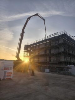 Onze machinisten op de giekpompen storten niet alleen beton, maar schieten ook mooie plaatjes! 📸

Dit is een fotodump van afgelopen week!

#fyp #bouw #giekpomp #beton