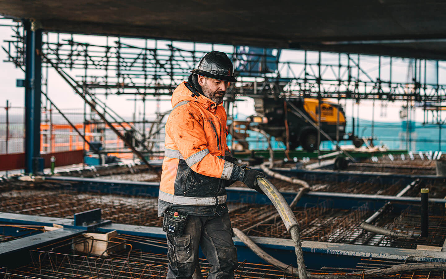 RvR Betonpomp verhuur Werkzaamheden Zakelijk Hoogbouw Beton storten op hoogte