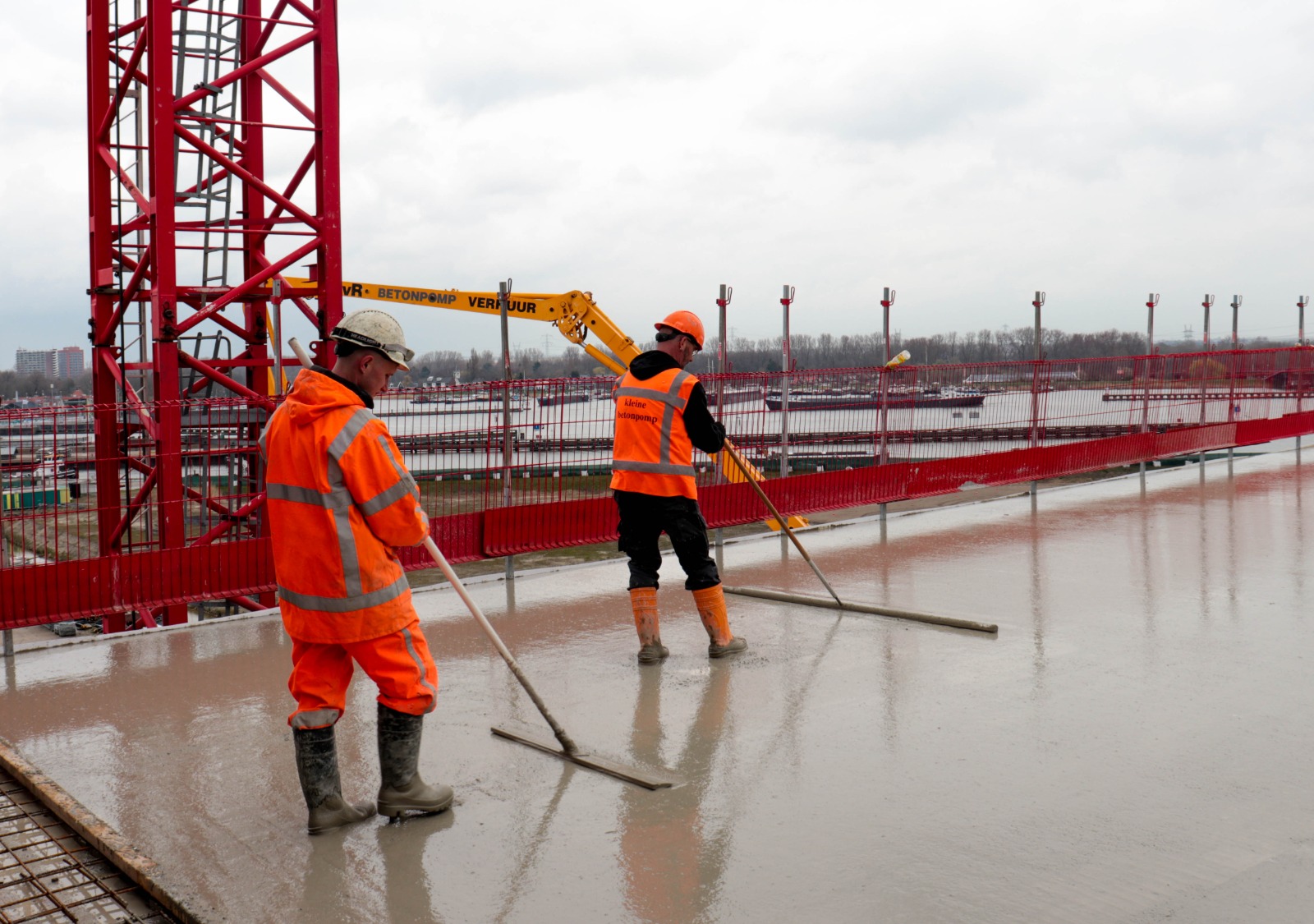 Glad strijken vloer afwerken