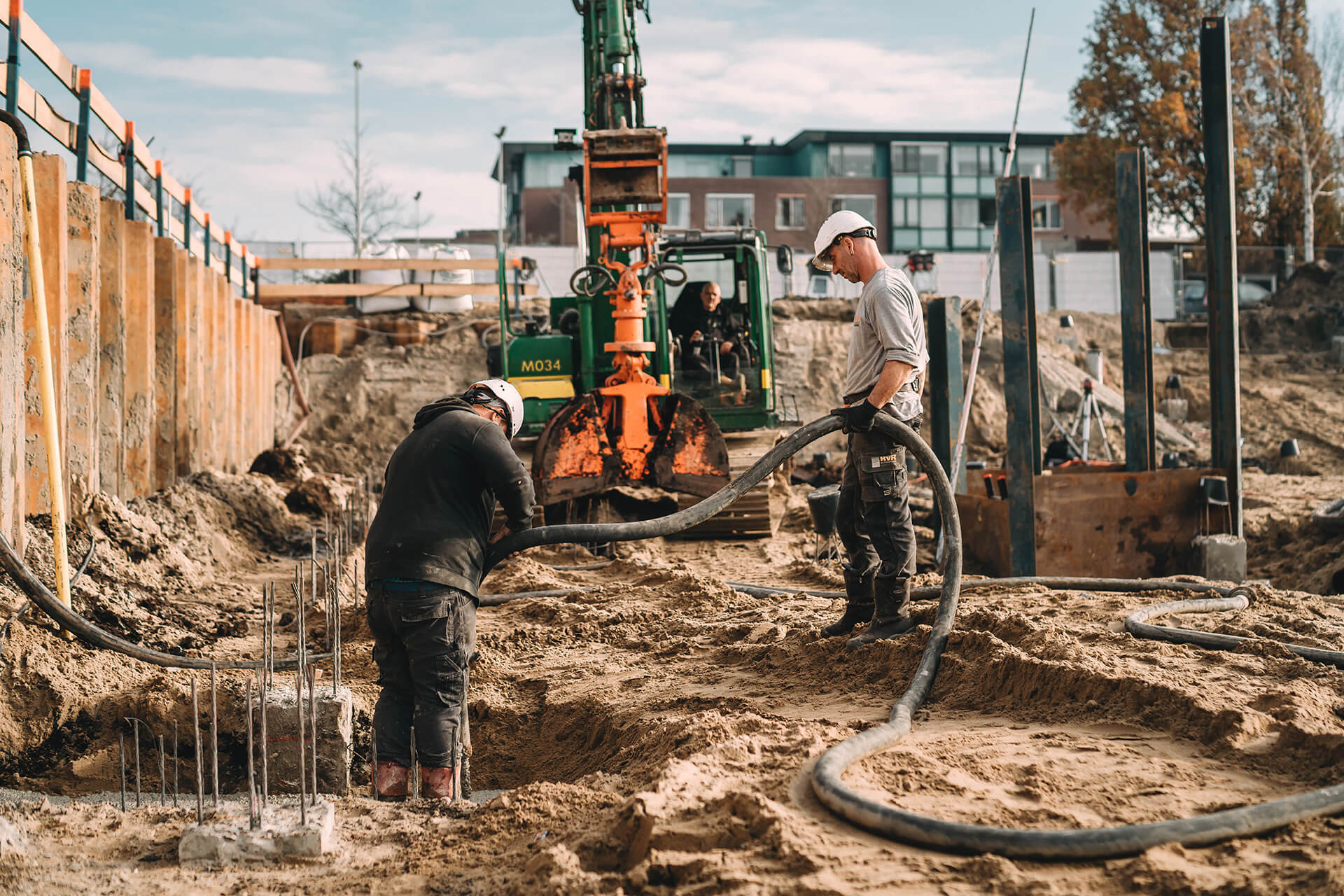 RvR Betonpomp verhuur Werkzaamheden Zakelijk Hoogbouw Beton storten op hoogte