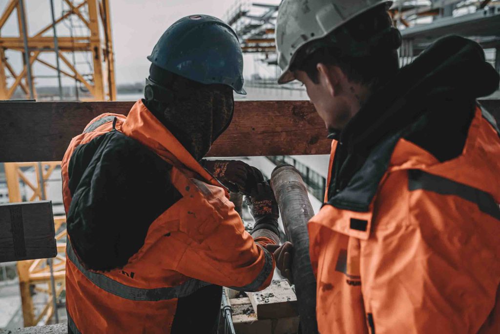 Afbreken van standleidingen na de betonstort