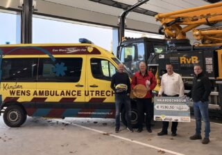 Wauw, wat bijzonder! 🥰 

Er is maar liefst €7.530,50 opgehaald voor @wensambulance_utrecht tijdens ons 20-jarig jubileum. Een geweldig bedrag en eerlijk gezegd, veel meer dan we hadden durven hopen.

Dankzij deze stichting kunnen ernstig zieke kinderen en volwassenen nog één keer iets bijzonders meemaken: een bezoek aan familie, een bruiloft of een dagje naar het strand. Kleine momenten met een grote betekenis.

Aan iedereen die heeft bijgedragen: dankjewel. ❤️ 

#RvRBetonpompVerhuur #WensAmbulanceUtrecht